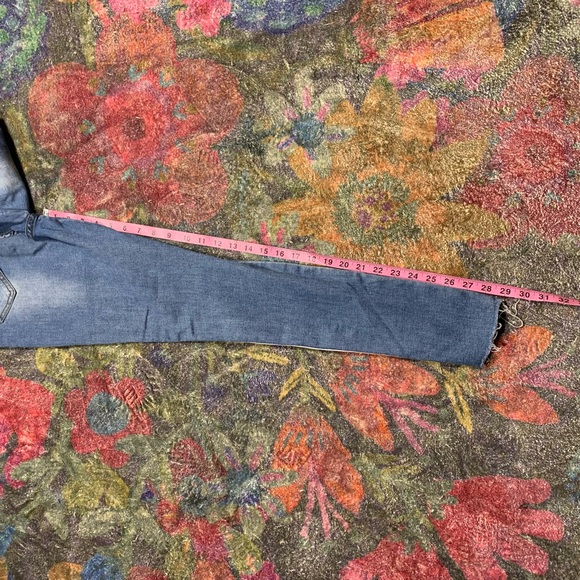 Falmer Heritage Distressed Jeans - Picture 9 of 12